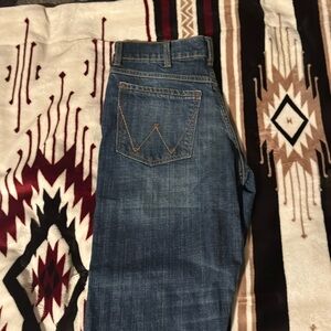 Wrangler relaxed bootcut size 30/32